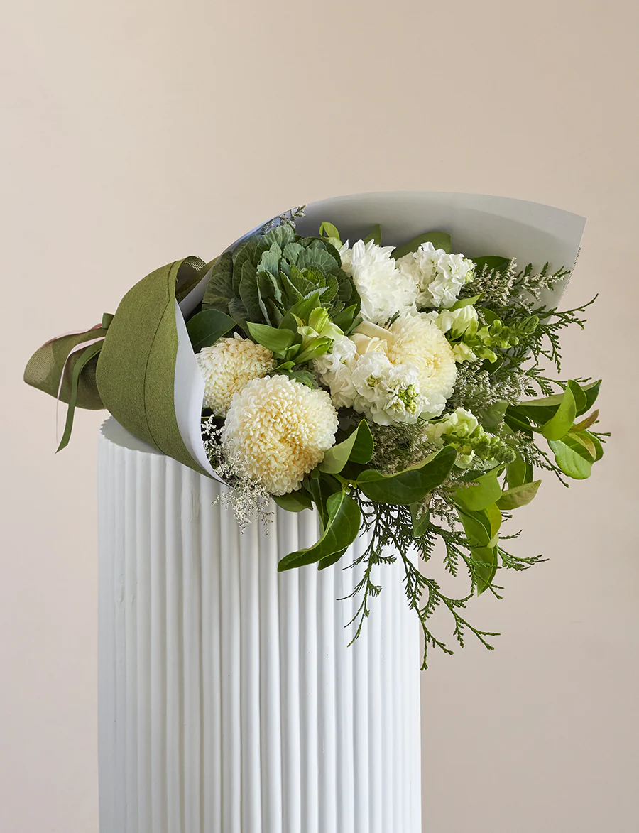 Extra Large White + a vase! - Image 3