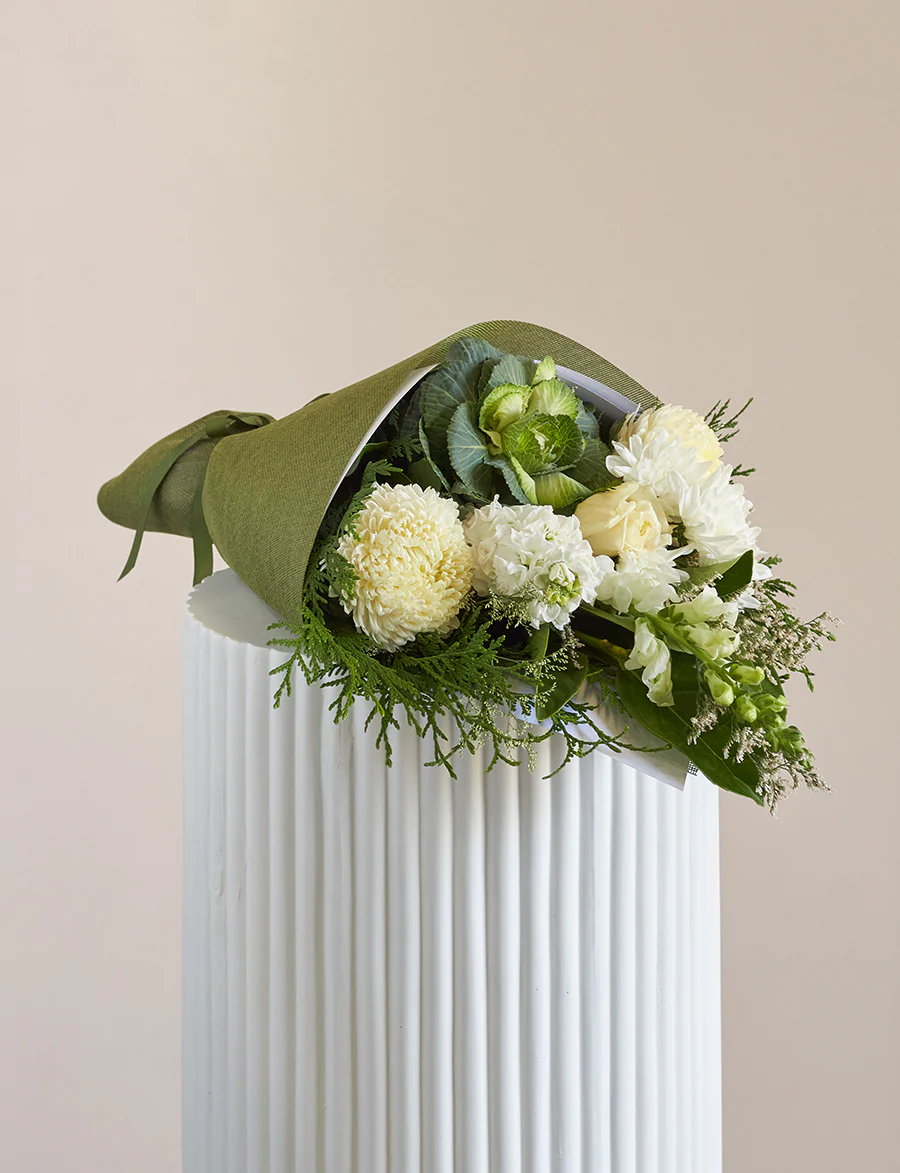 Medium White + a vase! - Image 3