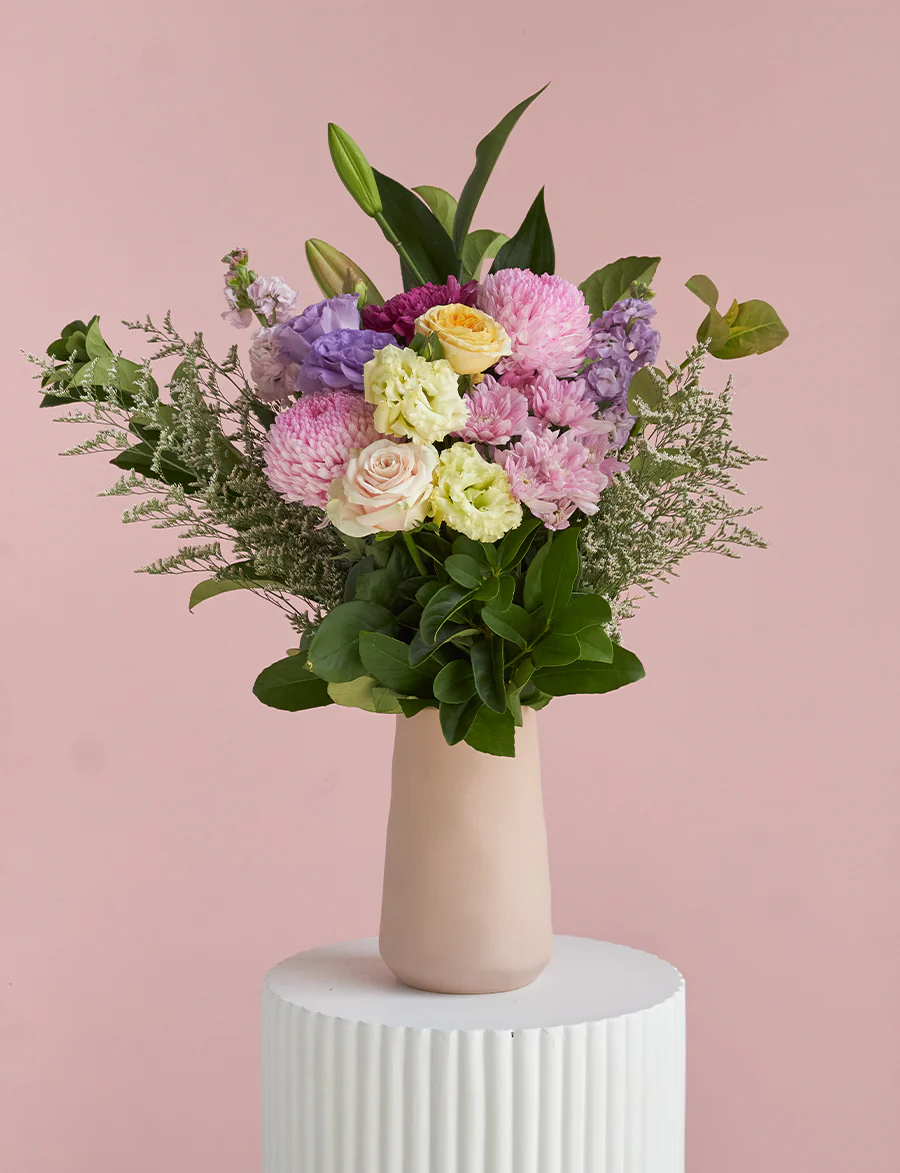 Radiant Luxe Bouquet - Image 4